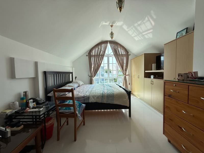 ⭐️⭐️LANDED7772@ FH Semi-D Cheaper Than New Terrace Semi-Detached House For Sale at S$ 6,200,000 | PropertyGuru Singapore - Bedroom