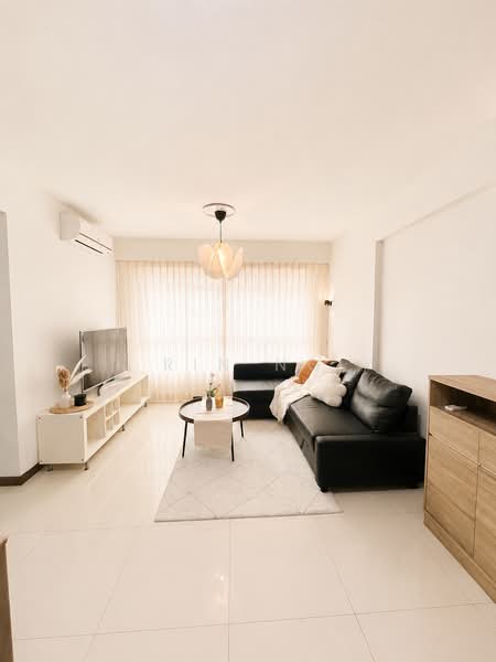 494G Tampines Street 45, 494G Tampines Street 45, 3 Bedrooms, 990 sqft, HDB Flat For Sale, by Rin Ng, 500098688 - Living Room - PropertyGuru.com.sg
