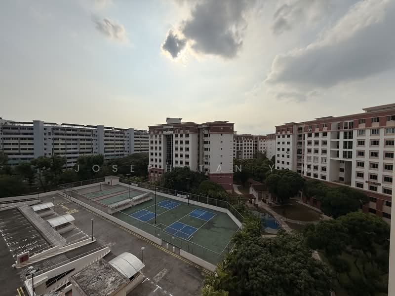 498D Tampines Street 45 HDB Flat For Sale at S$ 728,000 | PropertyGuru Singapore - Exterior