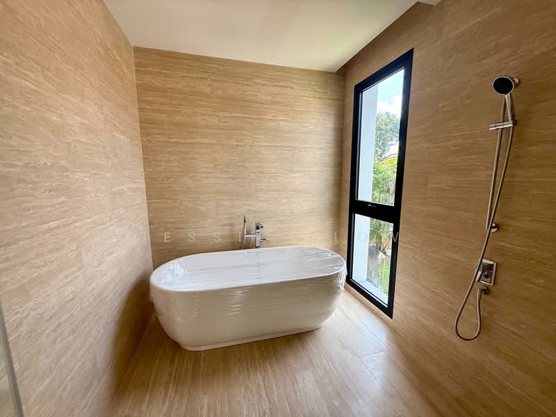 Henry Park Brand New Bungalow Bungalow House For Sale at S$ 19,800,000 | PropertyGuru Singapore - Bathroom