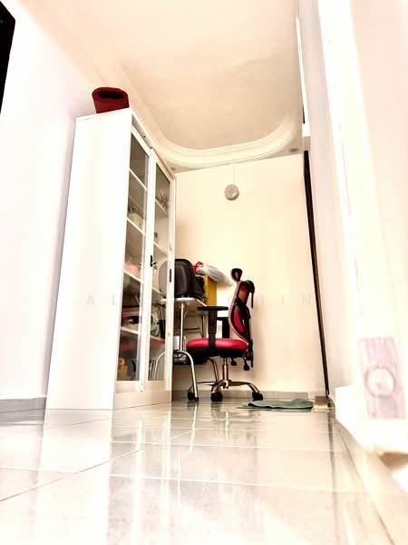 714 Jurong West Street 71 HDB Flat For Sale at S$ 880,000 | PropertyGuru Singapore - 2nd level entrance to common toilet