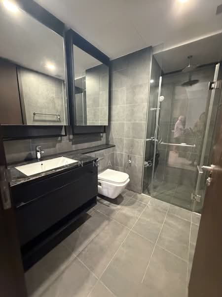 Park Colonial Condominium For Sale at S$ 1,400,000 | PropertyGuru Singapore - Bathroom