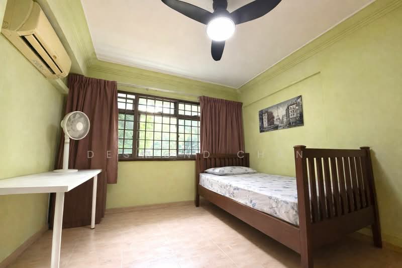 704 Woodlands Drive 40 HDB Flat For Sale at S$ 680,000 | PropertyGuru Singapore - Bedroom