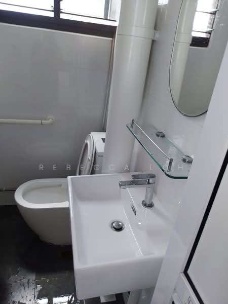 389 Yishun Avenue 6, 389 Yishun Avenue 6, 3 Bedrooms, 904 sqft, HDB Flat For Rent, by Rebecca Loh, 500098751 - Bathroom - PropertyGuru.com.sg