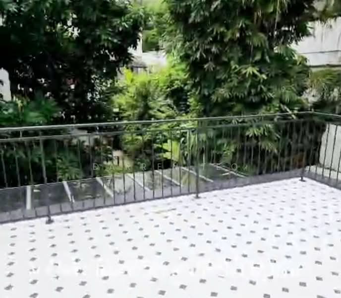 🌟 Newly Renovated Bungalow🌟, , 4 Bedrooms, 4,000 sqft, Bungalow House For Rent, by Darren Teo, 500098756 - Balcony - PropertyGuru.com.sg