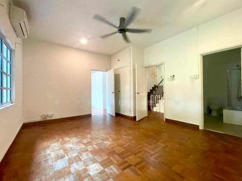 Freehold Detached House at Quiet Luxury Enclave with Rebuild Opportunity Detached House For Sale at S$ 15,000,000 | PropertyGuru Singapore - Interior