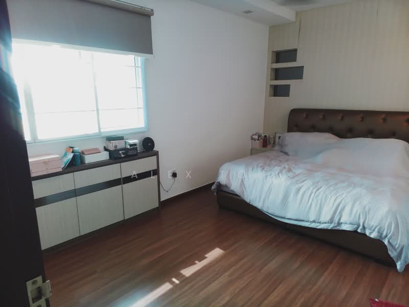 143 Lorong 2 Toa Payoh HDB Flat For Sale at S$ 1,280,000 | PropertyGuru Singapore - Bedroom