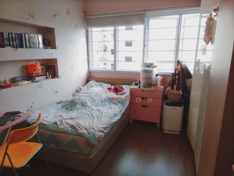 143 Lorong 2 Toa Payoh HDB Flat For Sale at S$ 1,280,000 | PropertyGuru Singapore - Bedroom