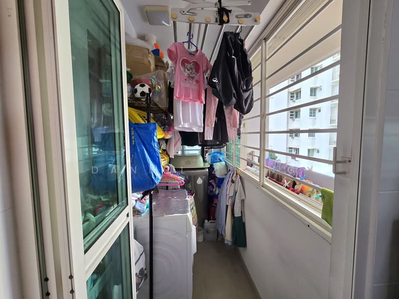 9A Boon Tiong Road HDB Flat For Sale at S$ 1,080,000 | PropertyGuru Singapore - Balcony