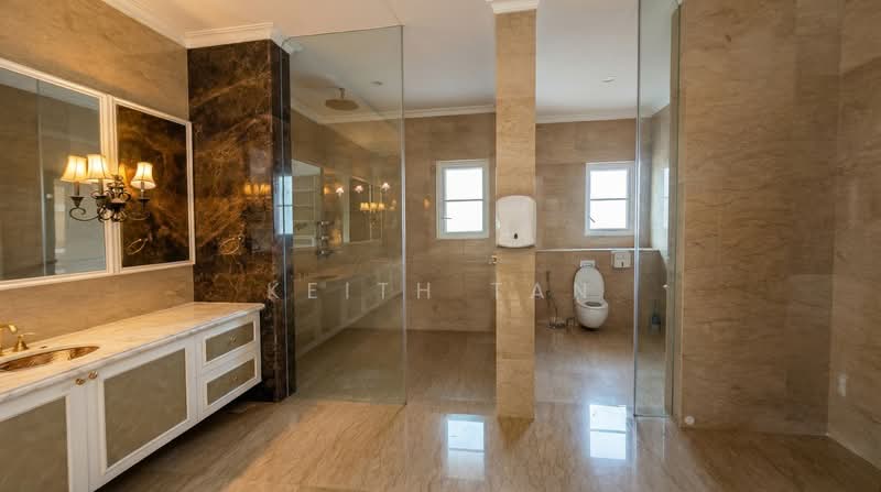 Tanglin Hill Private Estate, , 7 Bedrooms, 15,000 sqft, Good Class Bungalow For Rent, by Keith Tan, 500098796 - Bathroom - PropertyGuru.com.sg