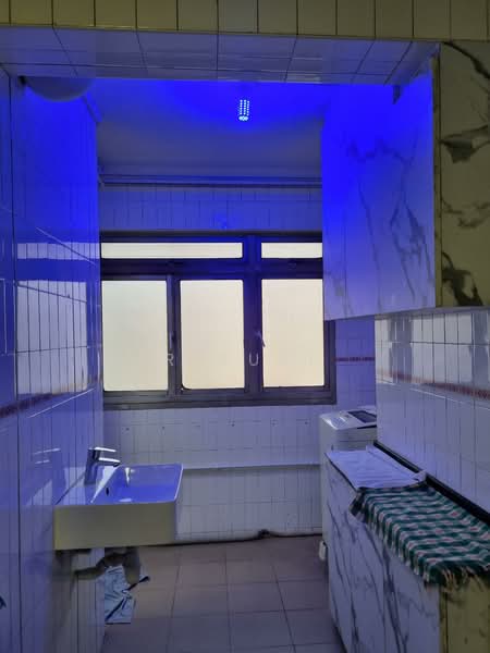 948 Jurong West Street 91 HDB Flat For Sale at S$ 558,000 | PropertyGuru Singapore - Bathroom