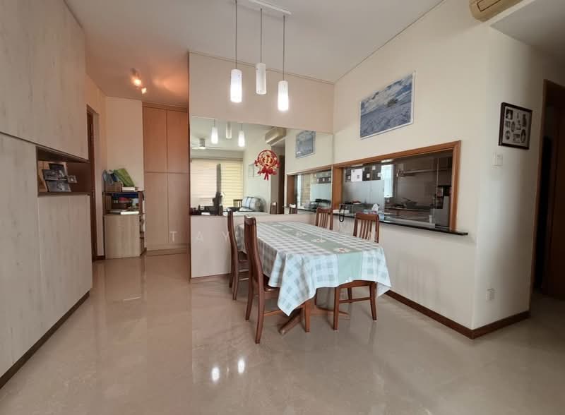 Sunglade Condominium For Sale at S$ 2,050,000 | PropertyGuru Singapore - Dining Room