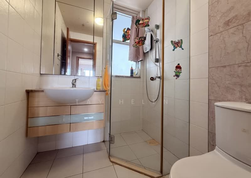 Sunglade Condominium For Sale at S$ 2,050,000 | PropertyGuru Singapore - Bathroom