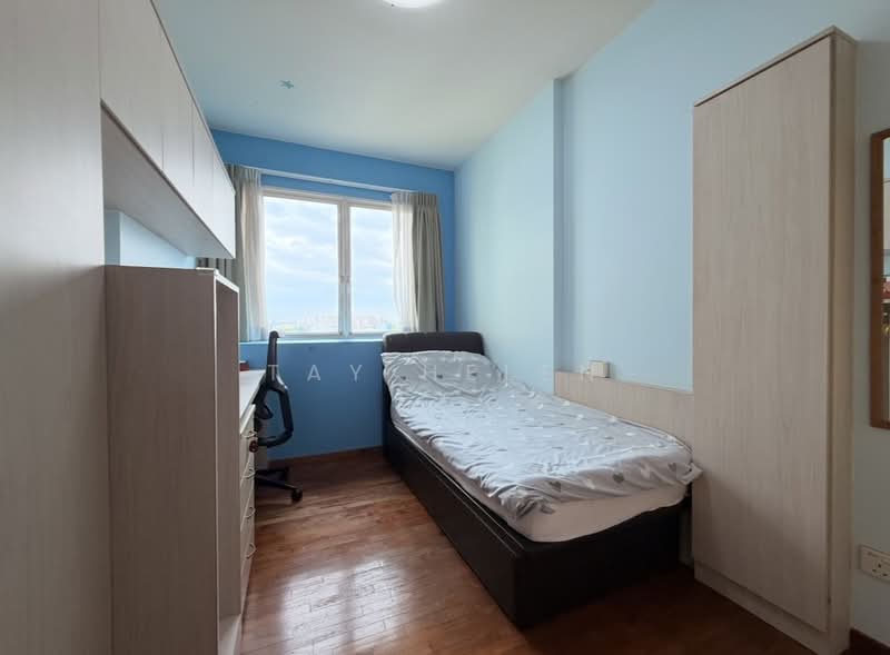 Sunglade Condominium For Sale at S$ 2,050,000 | PropertyGuru Singapore - Bedroom