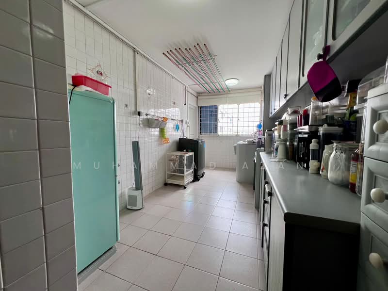 867 Yishun Street 81 HDB Flat For Sale at S$ 535,000 | PropertyGuru Singapore - Kitchen