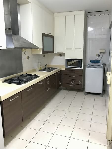 15 Farrer Park Road HDB Flat For Sale at S$ 828,888 | PropertyGuru Singapore - Kitchen