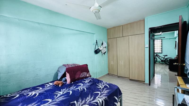99 Aljunied Crescent HDB Flat For Sale at S$ 380,000 | PropertyGuru Singapore - Bedroom