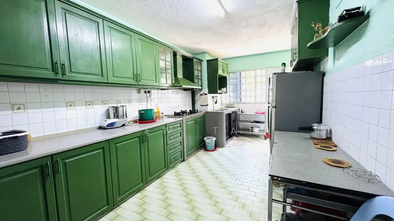 99 Aljunied Crescent HDB Flat For Sale at S$ 380,000 | PropertyGuru Singapore - Kitchen