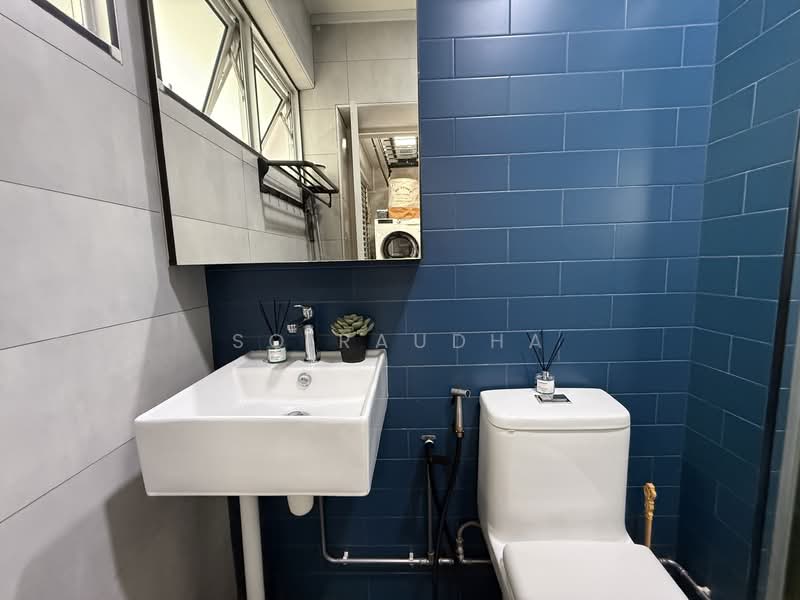 259 Bukit Panjang Ring Road HDB Flat For Sale at S$ 600,000 | PropertyGuru Singapore - Bathroom