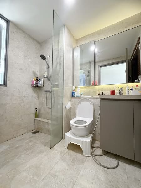Riversails Condominium For Sale at S$ 1,750,000 | PropertyGuru Singapore - Bathroom