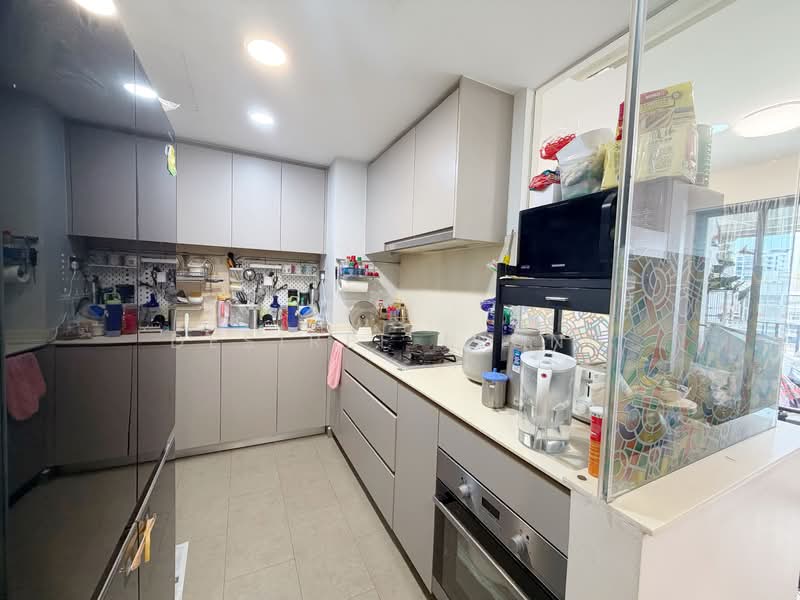 Riversails Condominium For Sale at S$ 1,750,000 | PropertyGuru Singapore - Kitchen