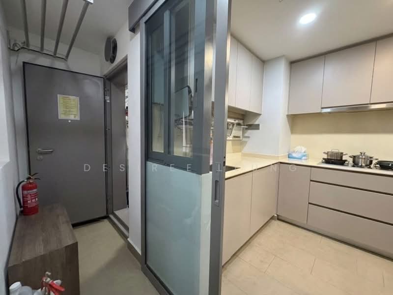 Riversails Condominium For Sale at S$ 1,750,000 | PropertyGuru Singapore - Kitchen