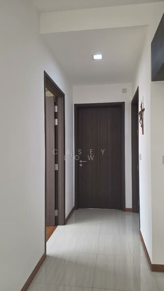 The Brooks I & The Brooks II Apartment For Sale at S$ 1,180,000 | PropertyGuru Singapore - Corridor