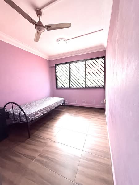 419 Hougang Avenue 8 HDB Flat For Sale at S$ 720,000 | PropertyGuru Singapore - Bedroom