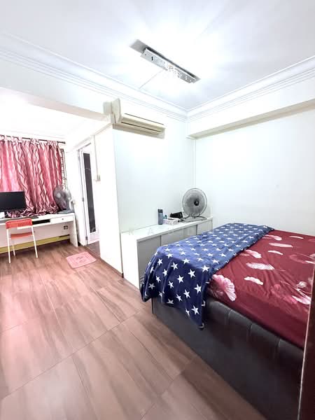 419 Hougang Avenue 8 HDB Flat For Sale at S$ 720,000 | PropertyGuru Singapore - Bedroom