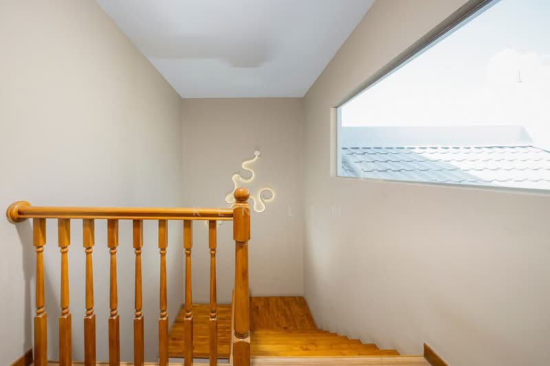 Kovan, Hillside Drive, Highland Road Terraced House For Sale at S$ 5,180,000 | PropertyGuru Singapore - Interior