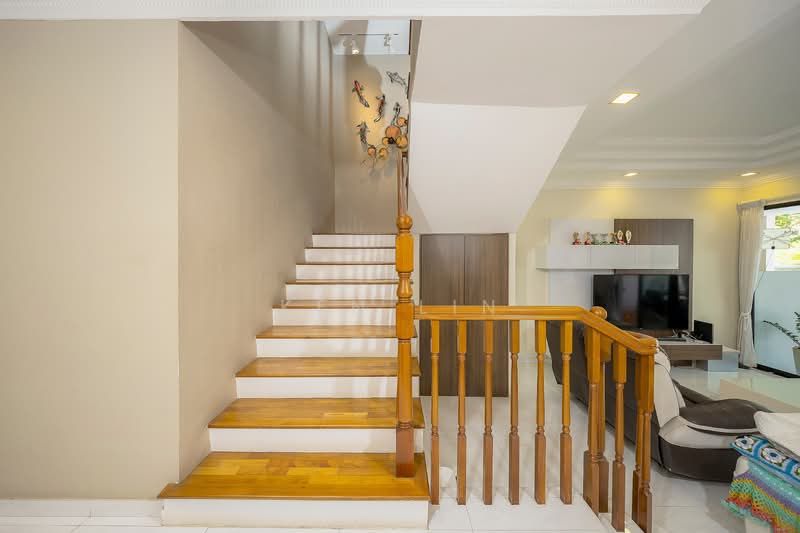 Kovan, Hillside Drive, Highland Road Terraced House For Sale at S$ 5,180,000 | PropertyGuru Singapore - Interior