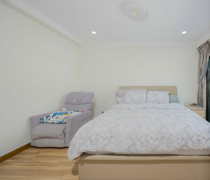 Kovan, Hillside Drive, Highland Road, , 5 Bedrooms, 2,300 sqft, Terraced House For Sale, by Ken Lin, 500098859 - Bedroom - PropertyGuru.com.sg