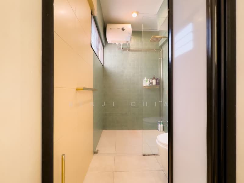 108 Potong Pasir Avenue 1 HDB Flat For Sale at S$ 850,000 | PropertyGuru Singapore - Bathroom