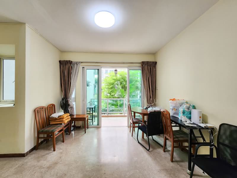 The Warren, 49 Choa Chu Kang Loop, 3 Bedrooms, 1,238 sqft, Apartment For Sale, by Chew Lih Yuan, 500098869 - Living Room - PropertyGuru.com.sg