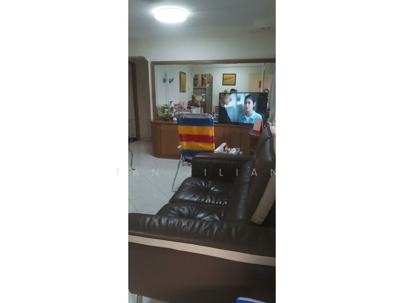 249 Compassvale Road, 249 Compassvale Road, Room Rental, 120 sqft, HDB Flat For Rent, by Tan Jilian, 500098881 - Living Room - PropertyGuru.com.sg