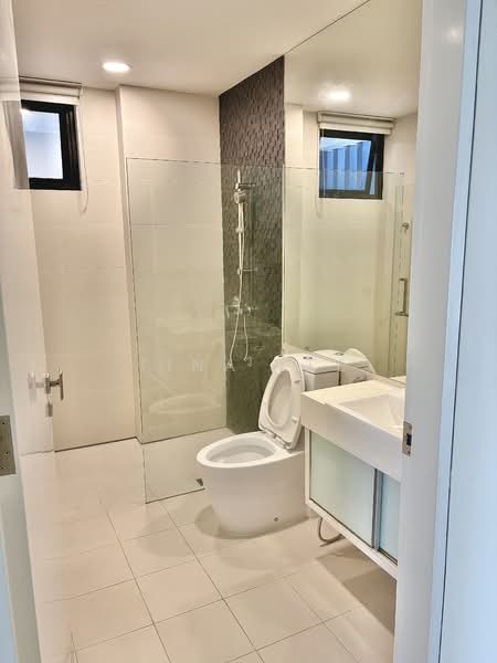 Cubik Apartment For Sale at S$ 2,000,000 | PropertyGuru Singapore - Bathroom