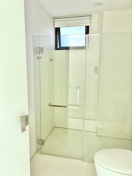 Cubik Apartment For Sale at S$ 2,000,000 | PropertyGuru Singapore - Bathroom