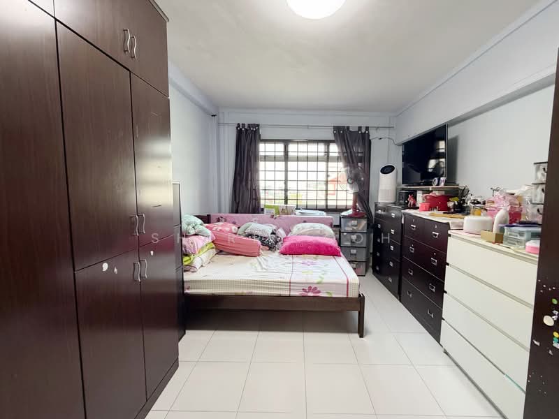 877 Woodlands Avenue 9 HDB Flat For Sale at S$ 699,000 | PropertyGuru Singapore - Bedroom