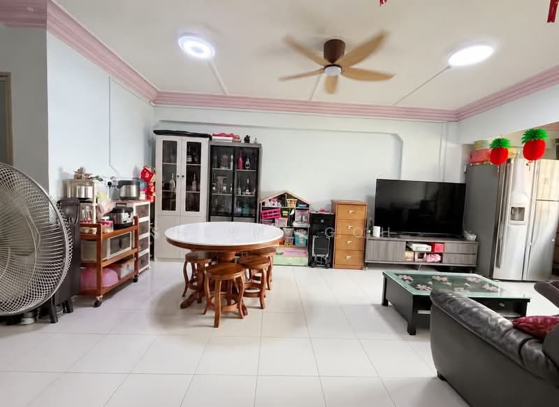 877 Woodlands Avenue 9, 877 Woodlands Avenue 9, 4 Bedrooms, 1,302 sqft, HDB Flat For Sale, by Sherry Goh, 500098895 - Living Room - PropertyGuru.com.sg