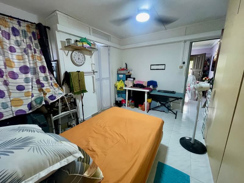 167 Bishan Street 13 HDB Flat For Sale at S$ 700,000 | PropertyGuru Singapore - Bedroom