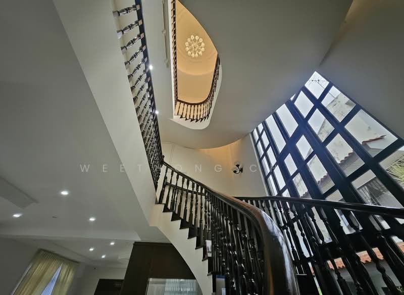 ⭐⭐LANDED7772@Stunning Well Kept Detached Walk to MRT (D14) 5rm Detached House For Sale at S$ 8,200,000 | PropertyGuru Singapore - Interior