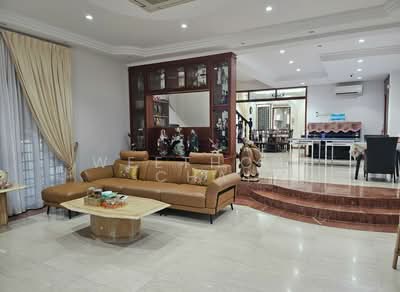 For Sale - ⭐⭐LANDED7772@Stunning Well Kept Detached Walk to MRT (D14) 5rm