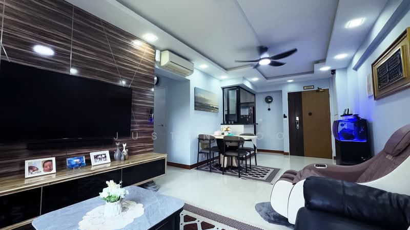 665A Punggol Drive, 665A Punggol Drive, 3 Bedrooms, 1,001 sqft, HDB Flat For Sale, by Justin Foo, 500098903 - Living Room - PropertyGuru.com.sg