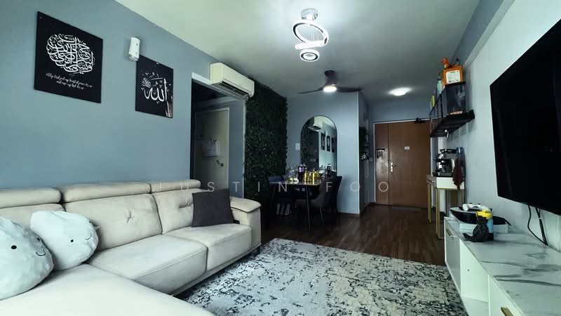 430A Yishun Avenue 11, 430A Yishun Avenue 11, 2 Bedrooms, 721 sqft, HDB Flat For Sale, by Justin Foo, 500098907 - Living Room - PropertyGuru.com.sg