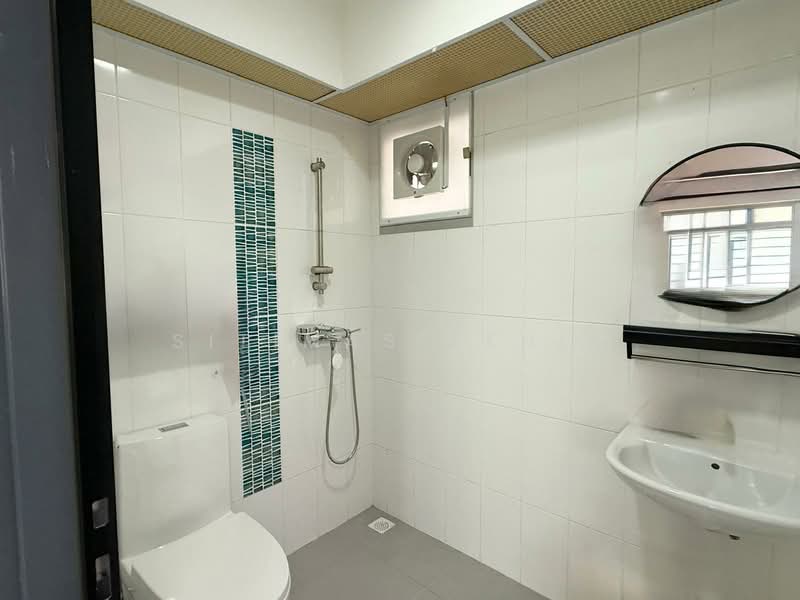 807A Chai Chee Road HDB Flat For Sale at S$ 588,888 | PropertyGuru Singapore - Bathroom