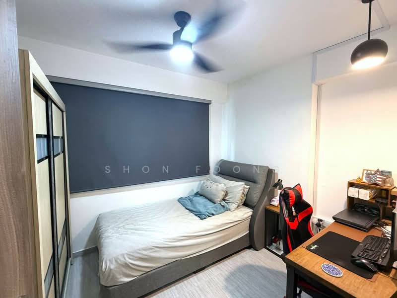 527D Pasir Ris Street 51 HDB Flat For Sale at S$ 700,000 | PropertyGuru Singapore - Bedroom