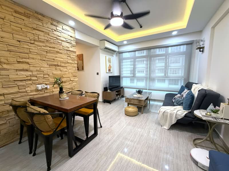 527D Pasir Ris Street 51 HDB Flat For Sale at S$ 700,000 | PropertyGuru Singapore - Living Room