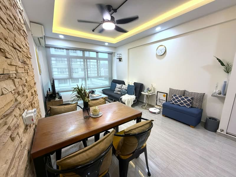 527D Pasir Ris Street 51 HDB Flat For Sale at S$ 700,000 | PropertyGuru Singapore - Living Room