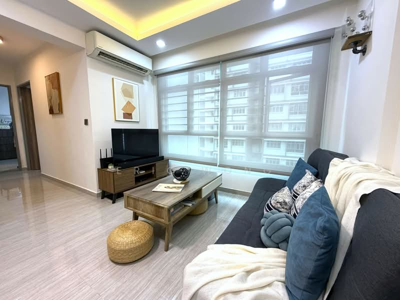 527D Pasir Ris Street 51 HDB Flat For Sale at S$ 700,000 | PropertyGuru Singapore - Living Room