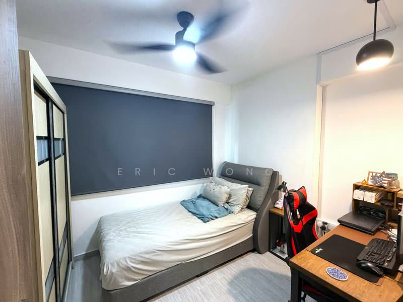 527D Pasir Ris Street 51 HDB Flat For Sale at S$ 700,000 | PropertyGuru Singapore - Bedroom